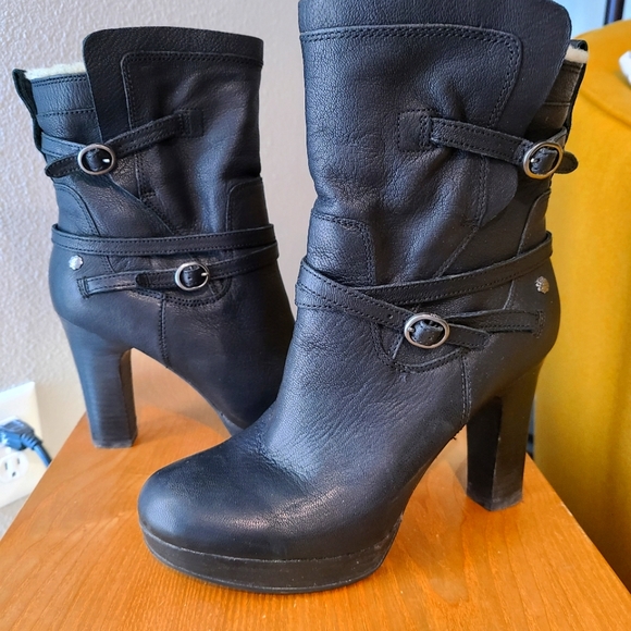 UGG Shoes - Black leather ugg boots